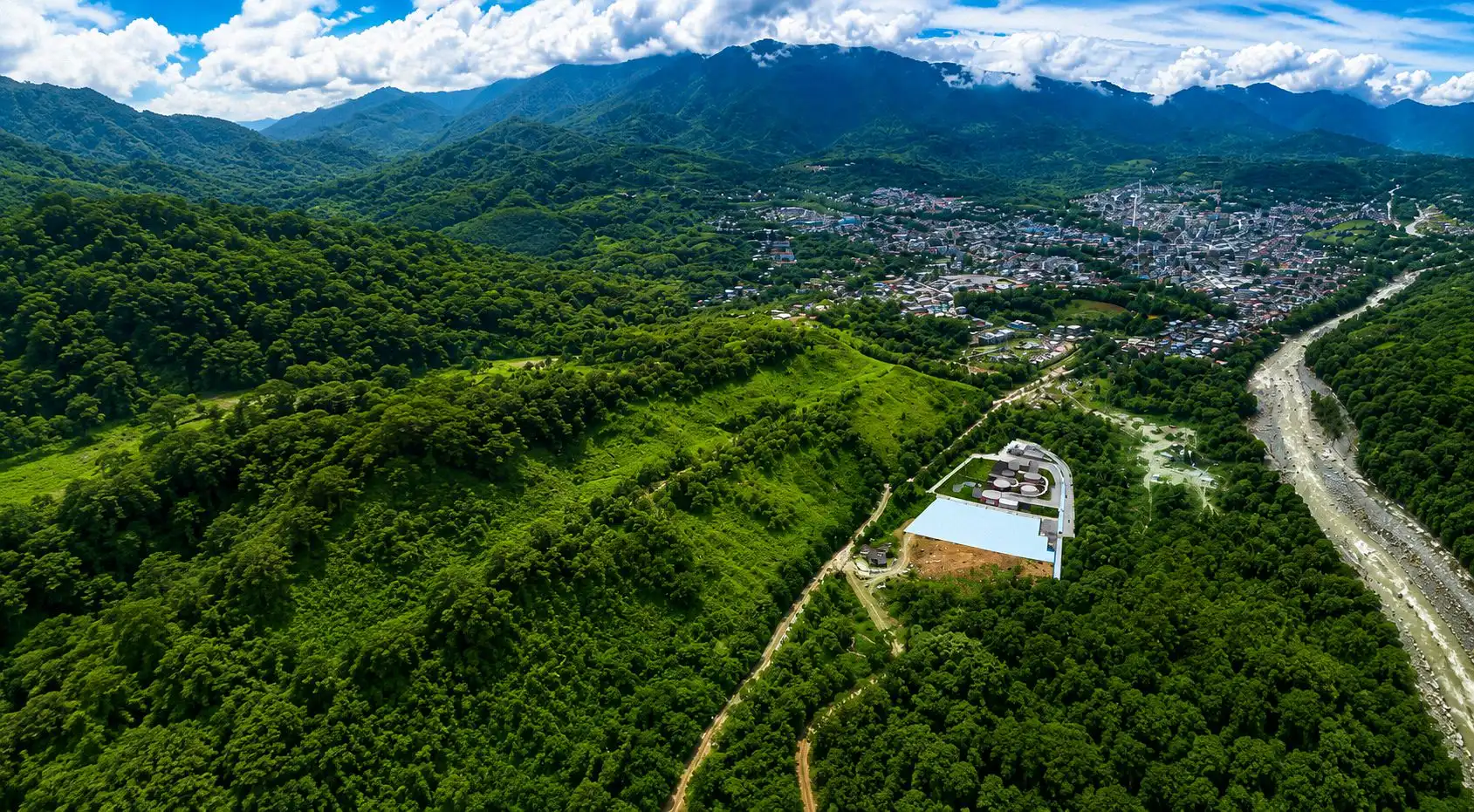 Vista aérea de Mocoa y su entorno
